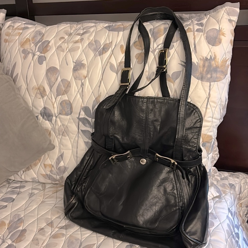 Ferns Elegant Black Leather shoulder strap hobo Bag!!